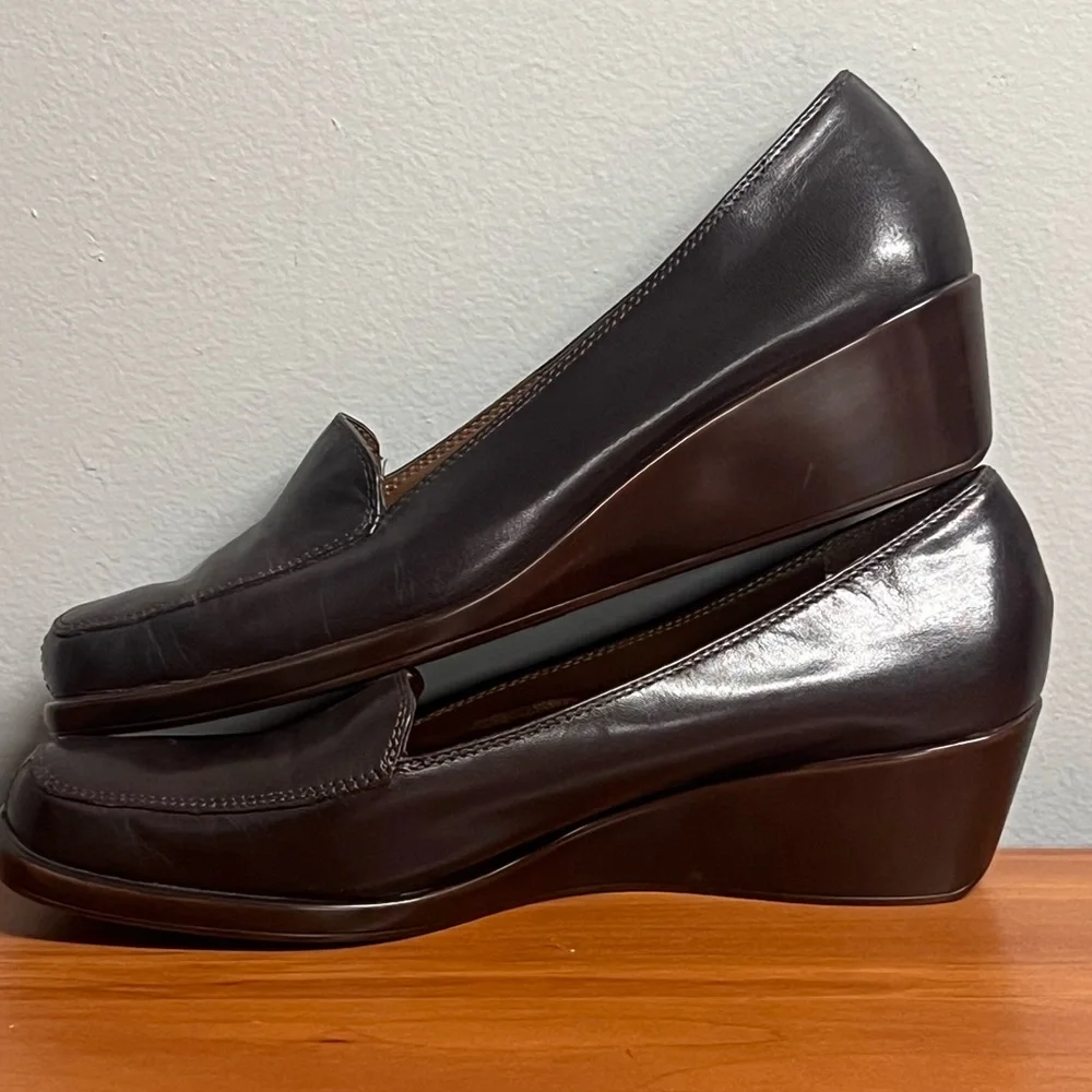 Women's AEROSOLES Final Exam Brown Leather Slip-On Wedge Heel Loafer Sz 9.5